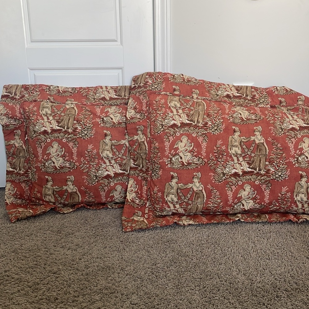 Toile Curtains (2) & Shams (2) with Romantic Couple & Cupid playing Harp. - Picture 5 of 8